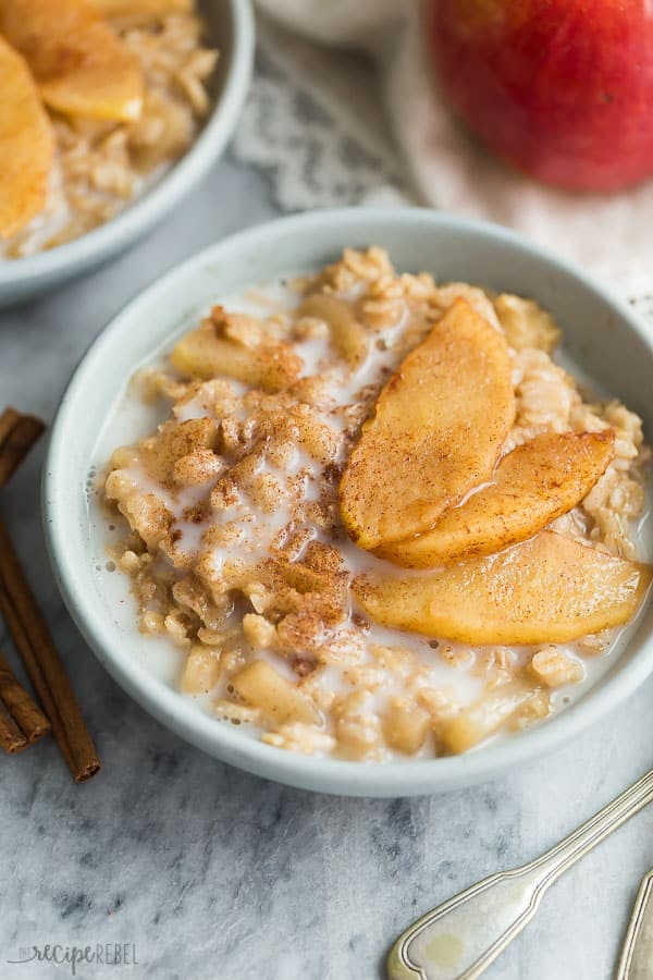 Apple cinnamon oatmeal