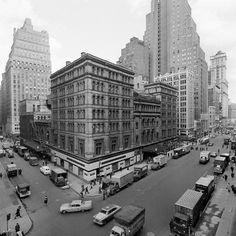 Photographic Print: The Metropolitan Opera House in New York City : 16x16in