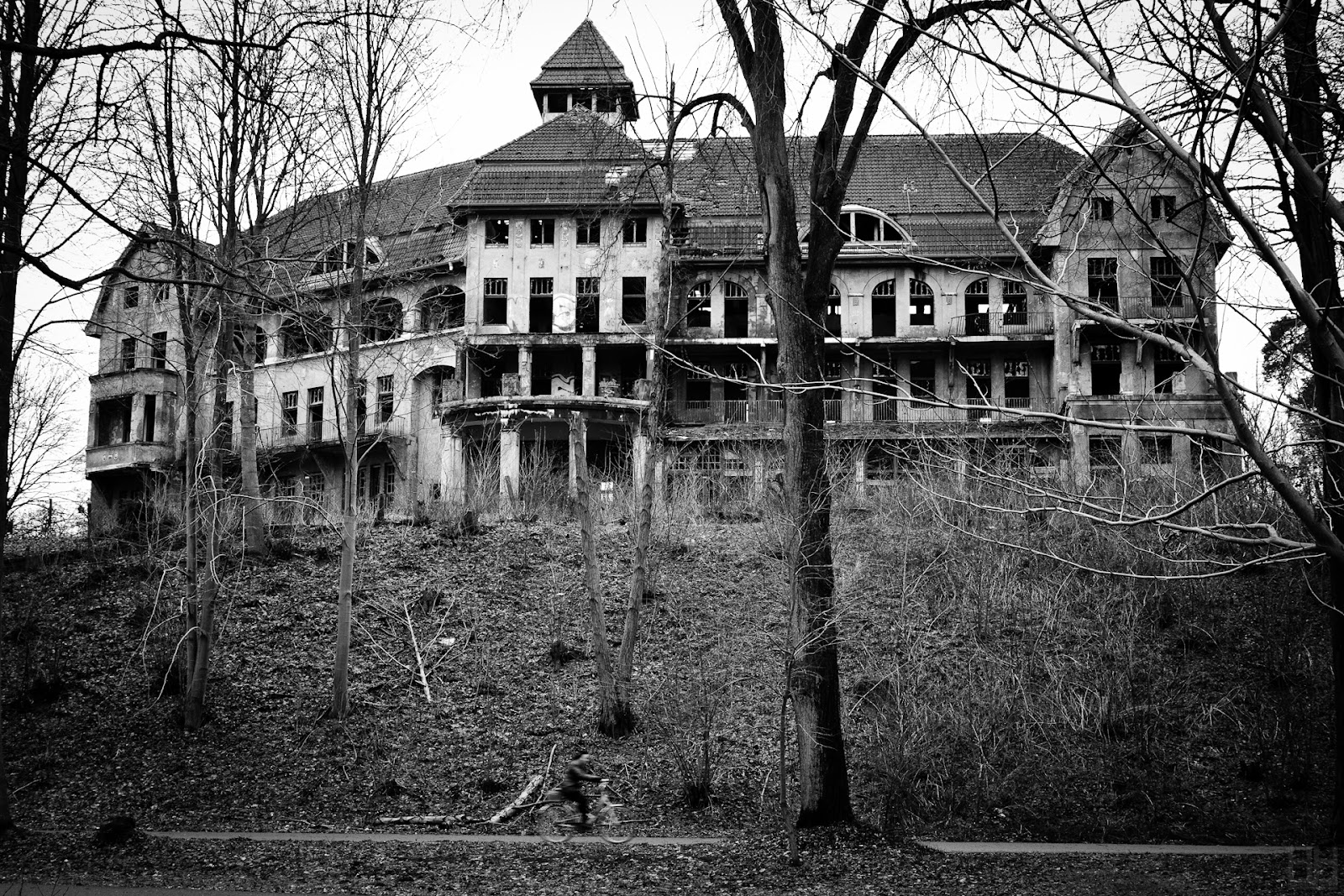 File:The Haunted House Das Geisterhaus (5360049608).jpg ...