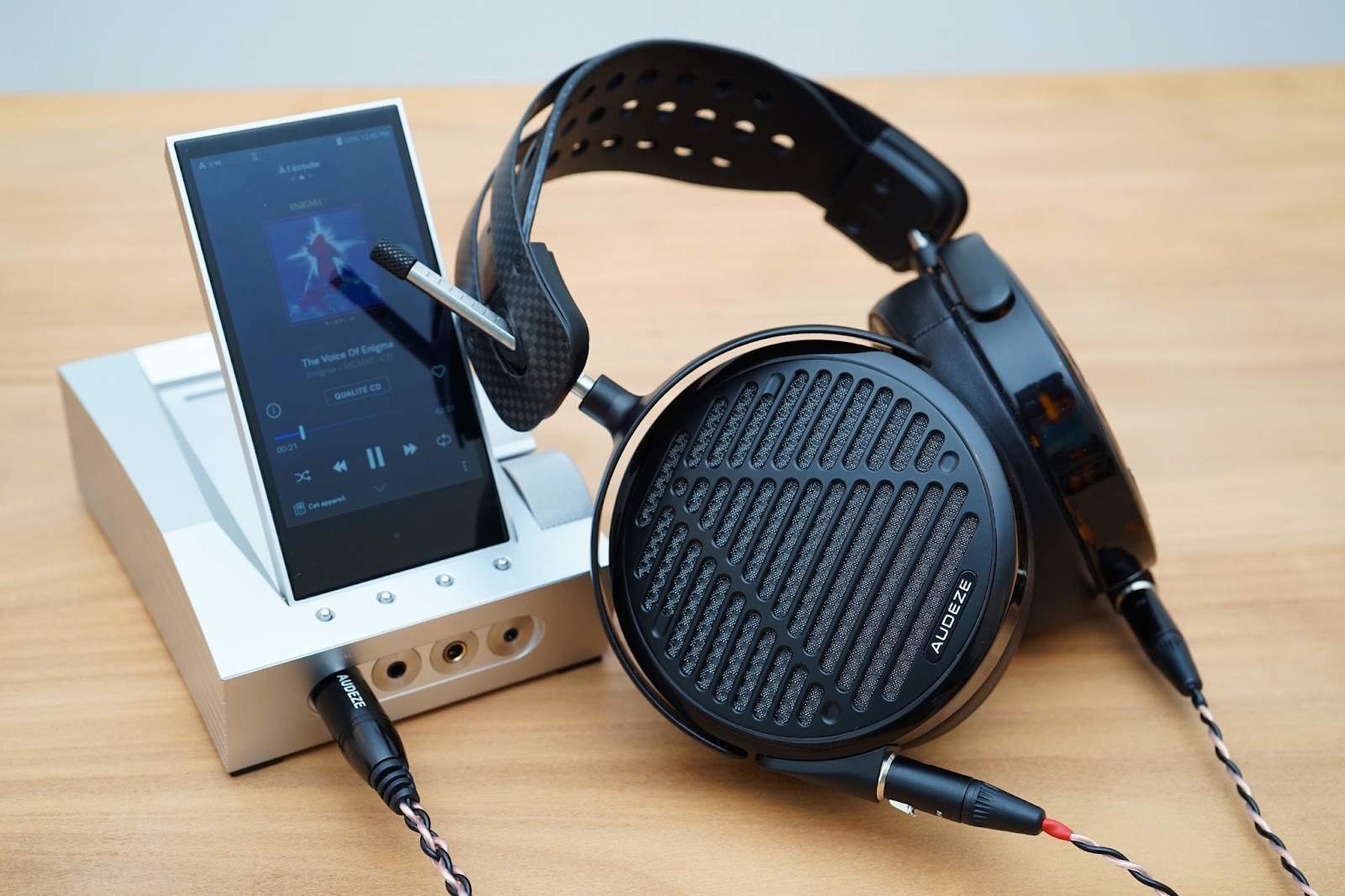 Audeze LCD-5: the ultimate hi-fi headphones? - Son-Vidéo.com: blog