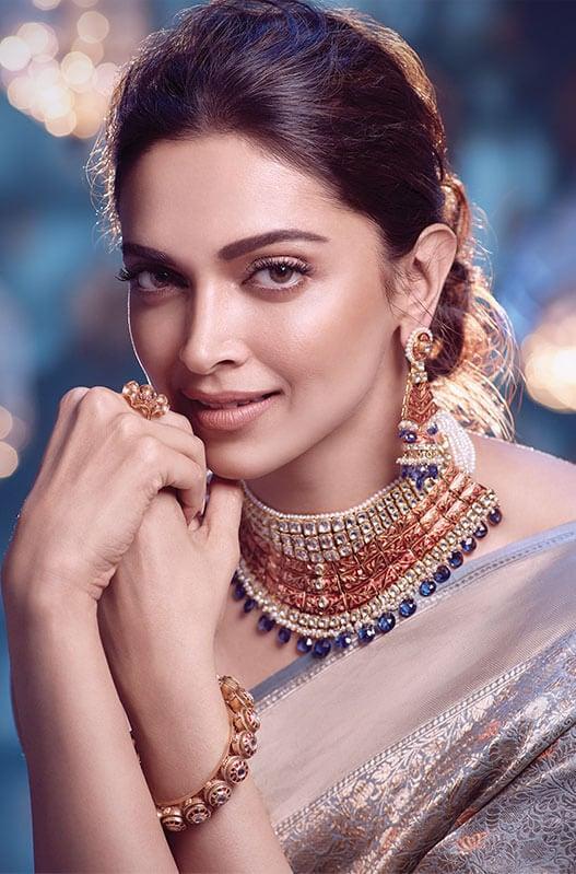 https://www.tanishq.co.in/wps/wcm/connect/tanishq/ba0defd4-0f69-4566-be49-afb0e647961e/assets%252Fimages%252Fnavratri%252Fplaceholder.jpg?MOD=AJPERES&CVID=