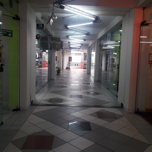 Centro Comercial Shopping Center, Av. La Mar 2275, San Miguel 15088, Perú