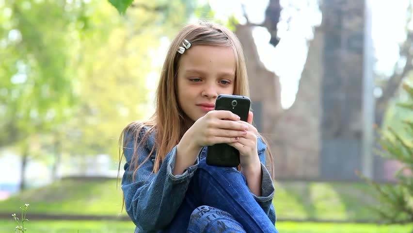 SMARTPHONES PROMOTE DANGEROUS BEHAVIOR IN TEENAGERS - TAKE CONTROL WITH ANDROID PARENTAL CONTROL! 6