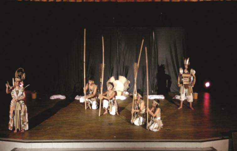 materi seni budaya kelas 12 bab 8