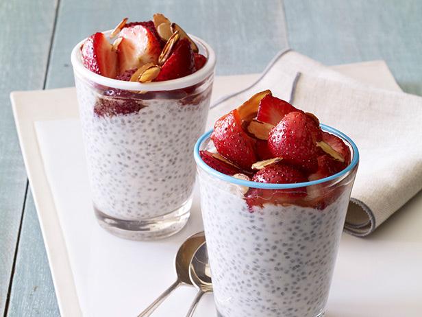 FNM_010114-Chia-Seed-Pudding-Recipe_s4x3.jpg.rend.sni18col.jpeg