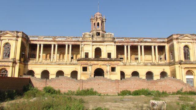 http://www.spsinghoberoisarbatdabhala.com/PhotoGallery/Prof_(_Dr_)_S_P_Singh_Oberoi_Ji_meet_with_Begum_Sahiba_of_Nawab/7862_21617734_1582601708456839_762362122145266827_n.jpg