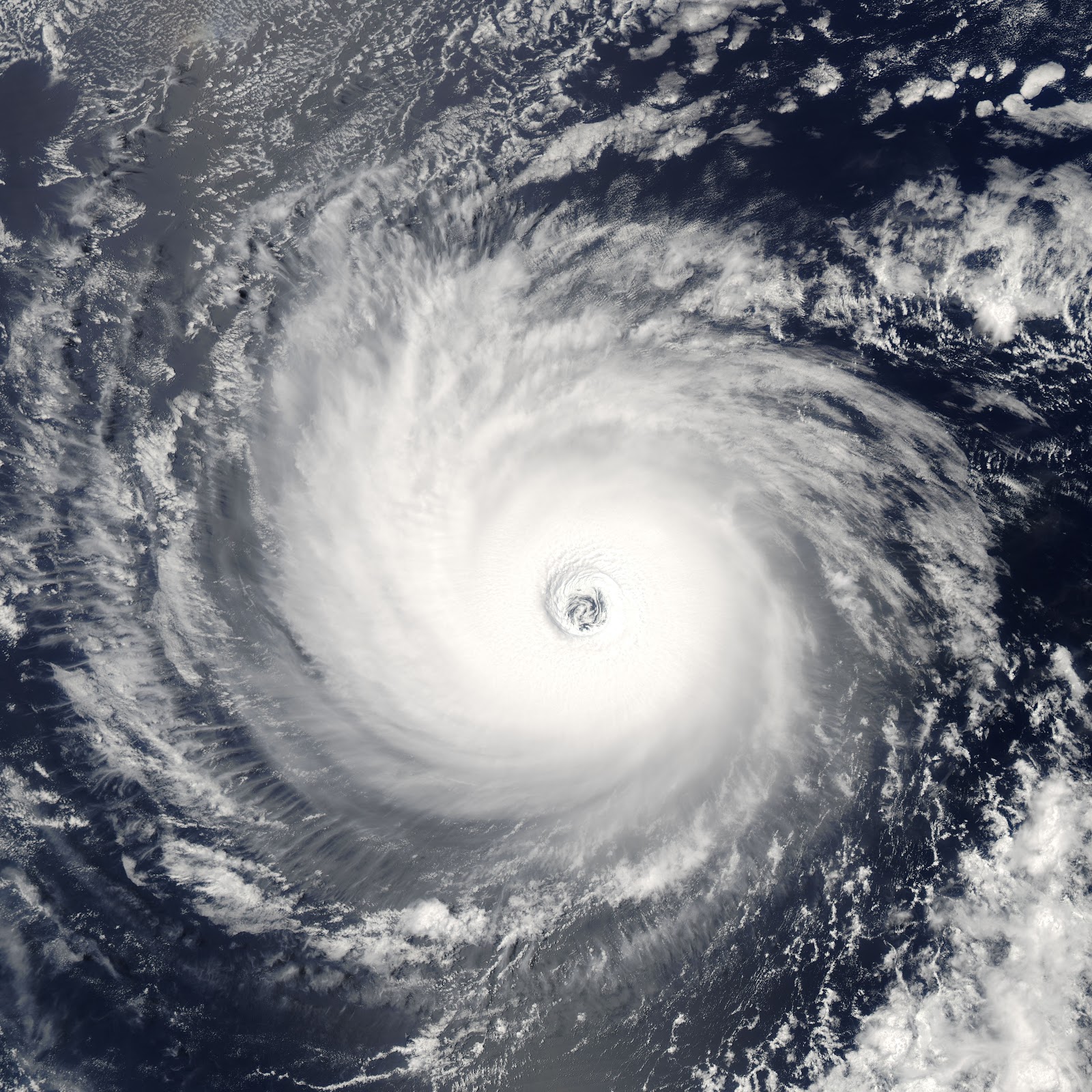 Category 4 hurricane (SSHWS)