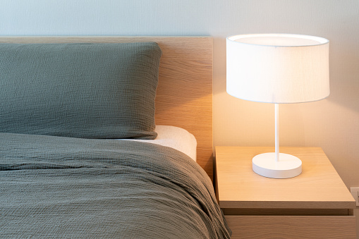 Lampu tidur minimalis