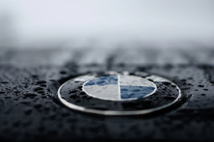 Tesla Eyes A Stronger Opponent In BMW Car i8 Version