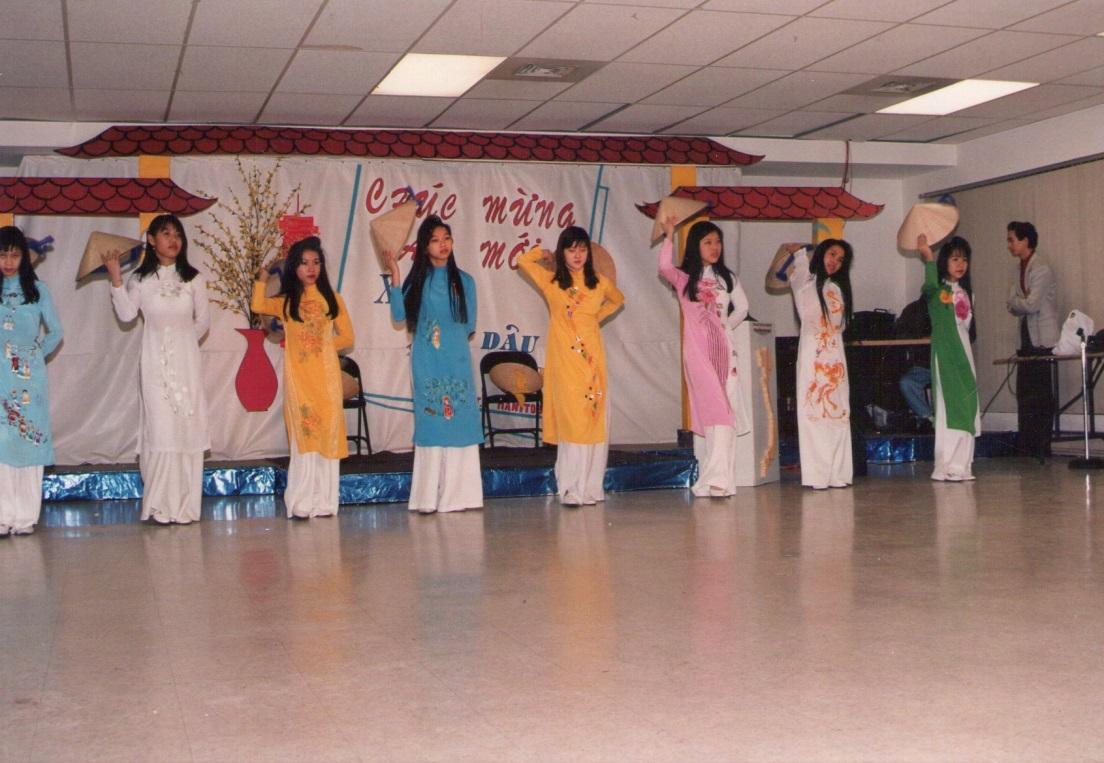 http://www.nguoiviettudo.ca/photo/nth/img068.jpg