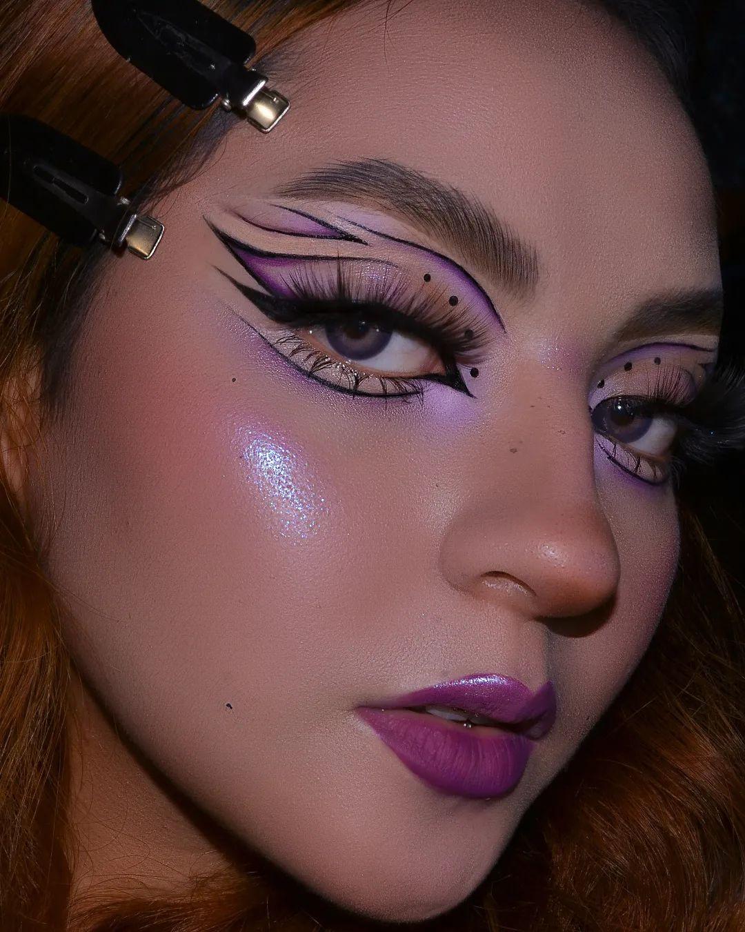 Purple and Black Graphic Liner