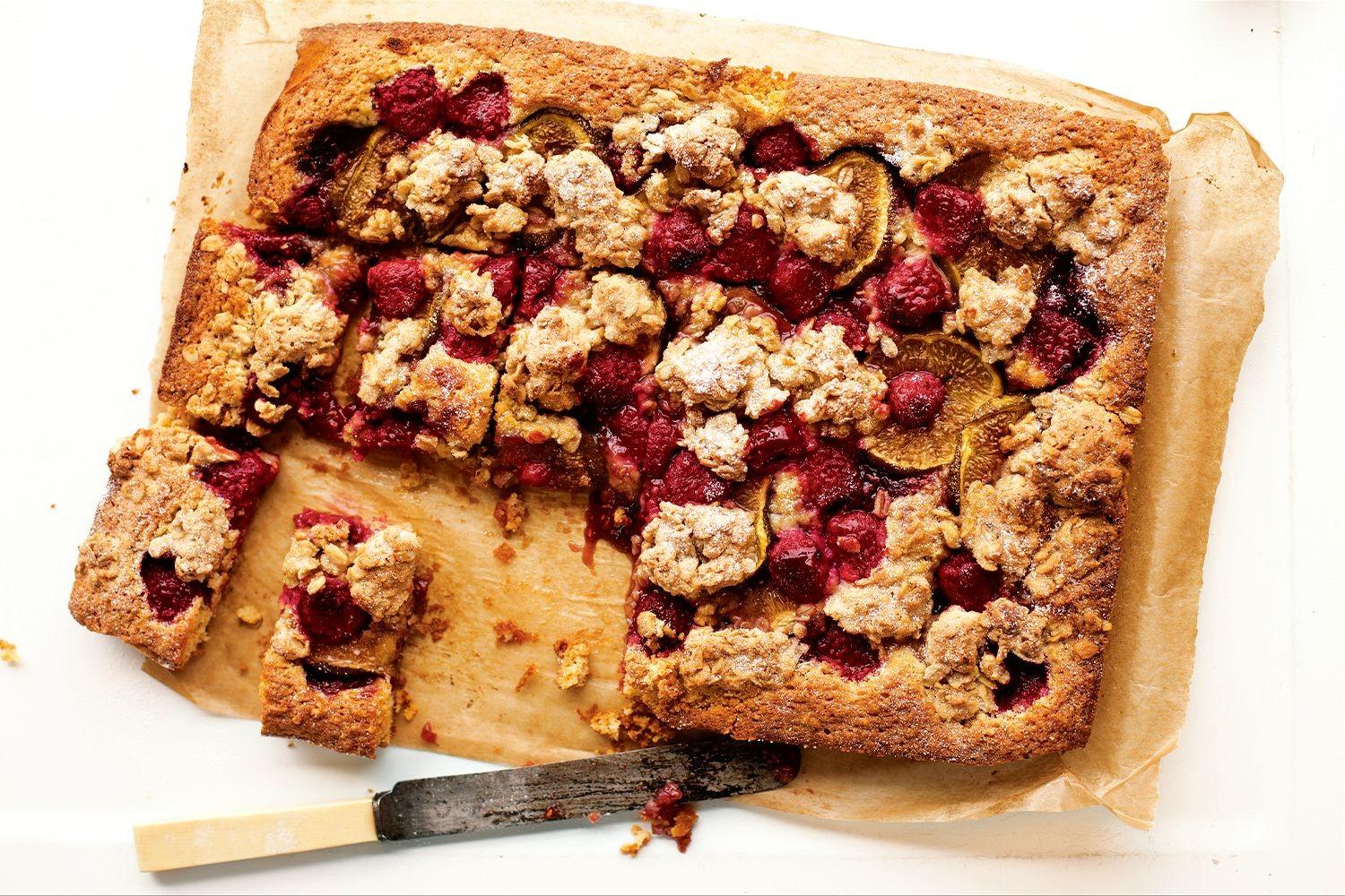 https://img.delicious.com.au/GeZgVBls/del/2016/04/fig-and-raspberry-oat-slice-29022-1.jpg