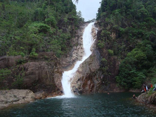 Air terjun Berkelah yang cantik.