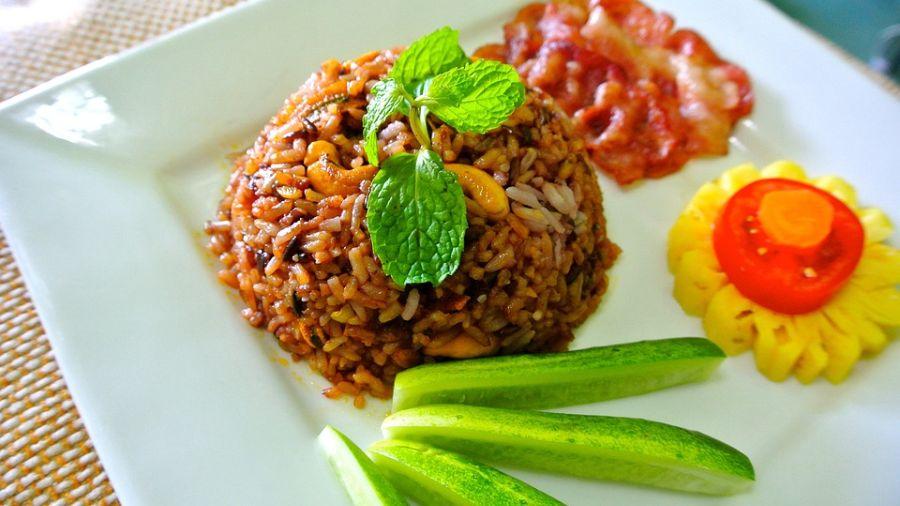 Yuk, coba sendiri masak resep nasi goreng spesial di rumah yang enak dan lezat untuk keluarga dengan panduan Dapur Umami ala Sajiku® Bumbu Nasi Goreng.
