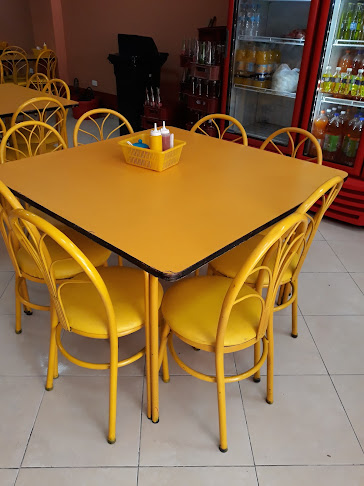 VGM4+FCJ, Av. de la Prensa, Quito