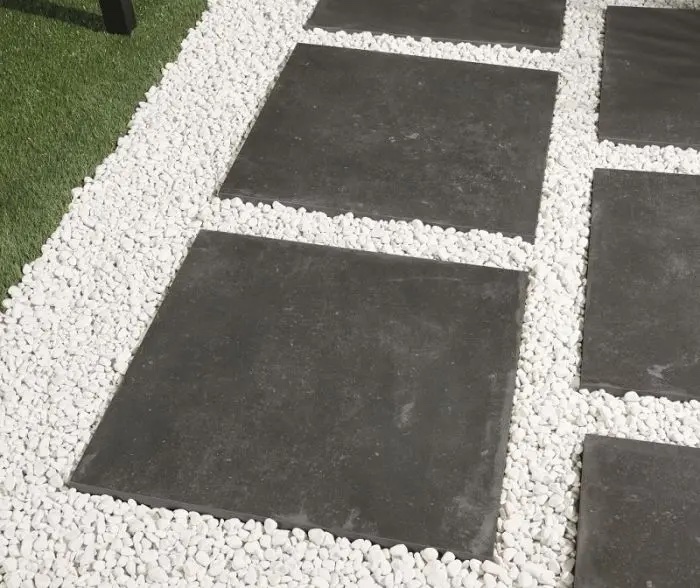 Black porcelain tiles with white gravel