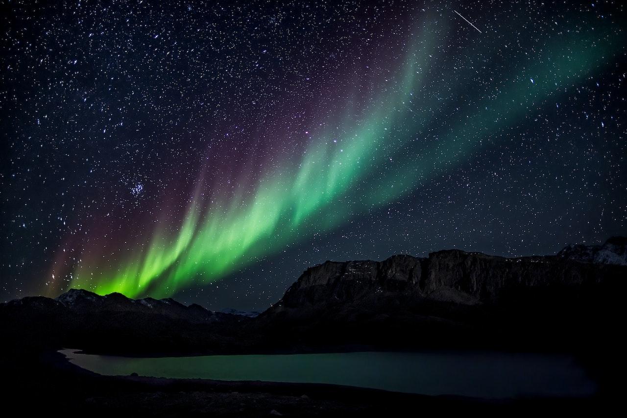 Earth's Most Breathtaking Natural Wonders - Northern Lights - RatePunk