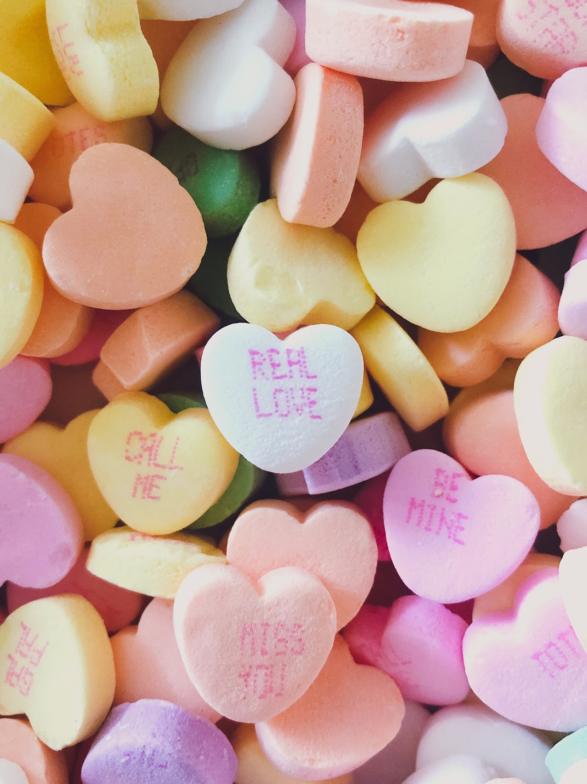 conversation-hearts-iphone-background-lily-muffins.jpg