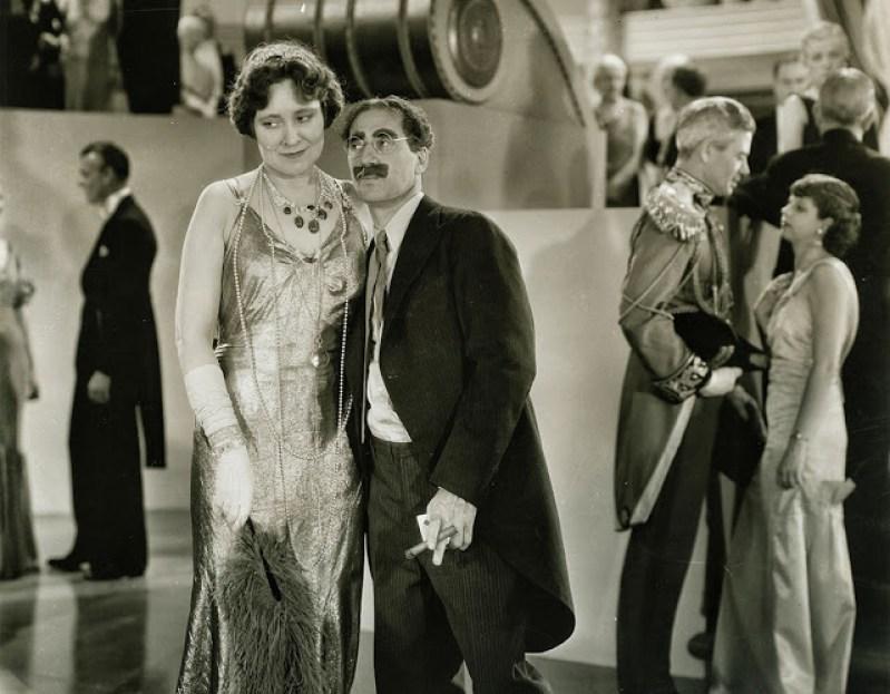 Margaret Dumont y Groucho Marx en Duck Soup (1933)