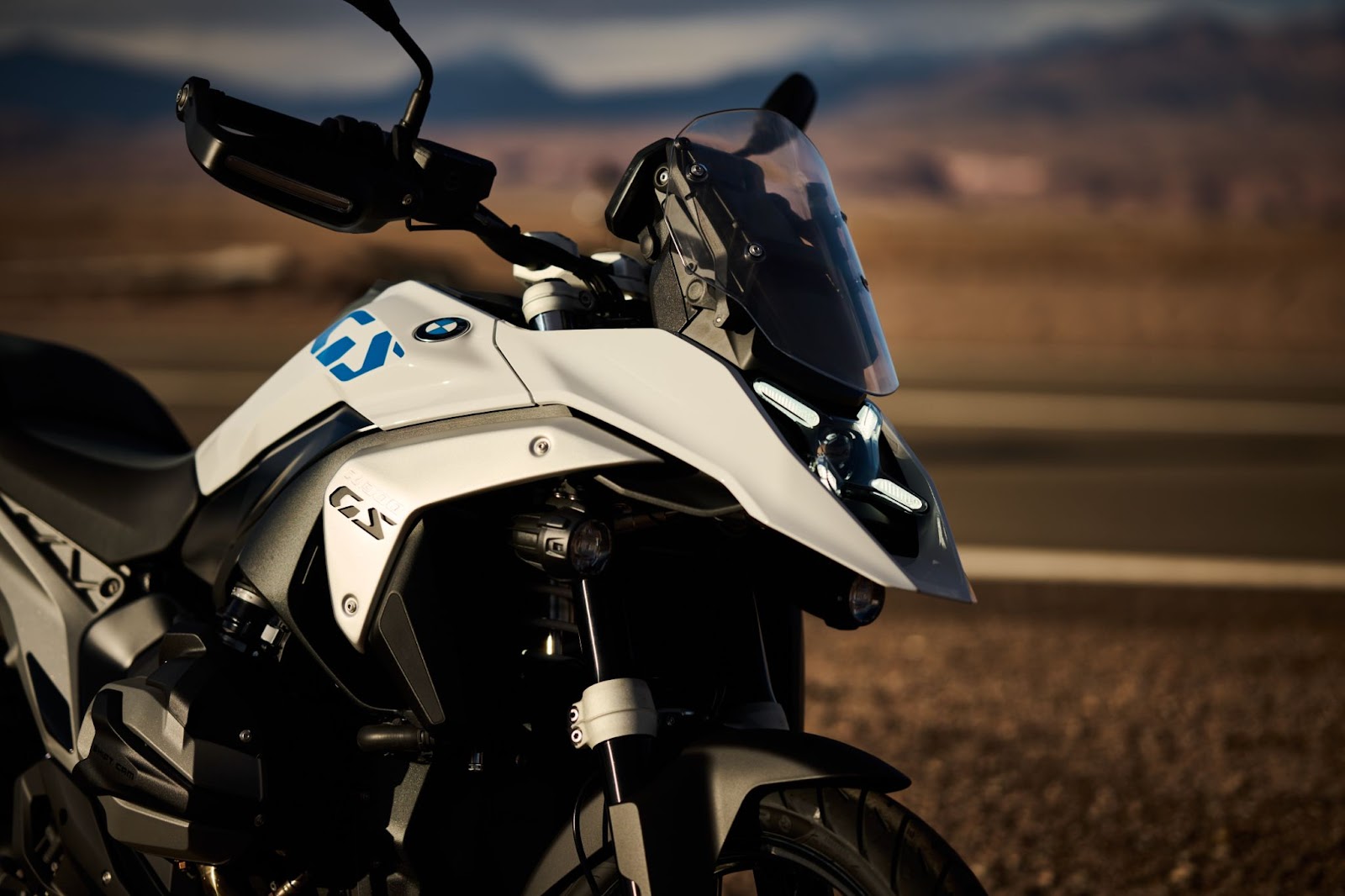 Régulateur de vitesse adaptatif à moto : BMW dégaine - Sous le casque…