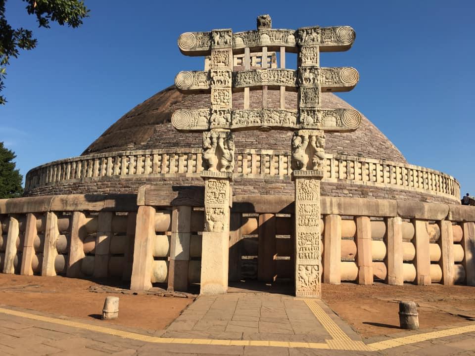 一張含有 天空, 建築物, 室外, 宗教場所 的圖片

自動產生的描述