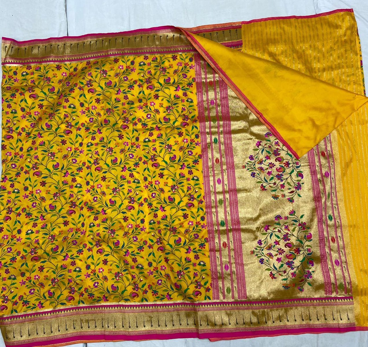 Banaras handwoven allover weaving motifs saree