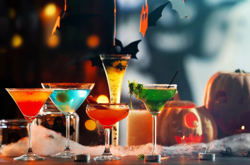 Cocktails de Halloween para os vencedores | Africa Studio no Shutterstock