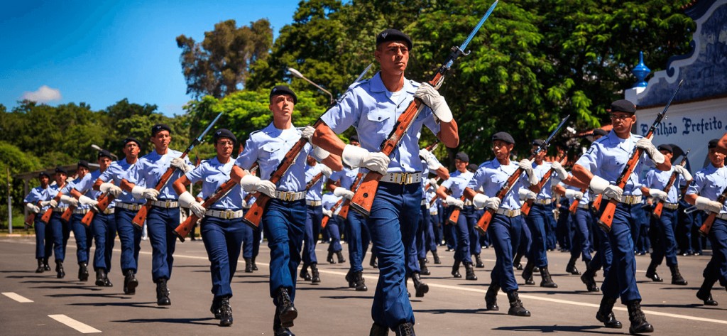 Marcha militar dos alunos EEAR