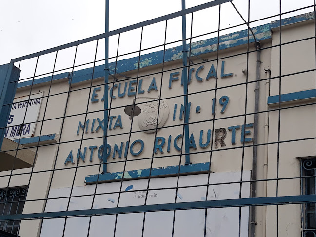 Opiniones de Escuela Fiscal "Antonio Ricaurte" en Guayaquil - Escuela