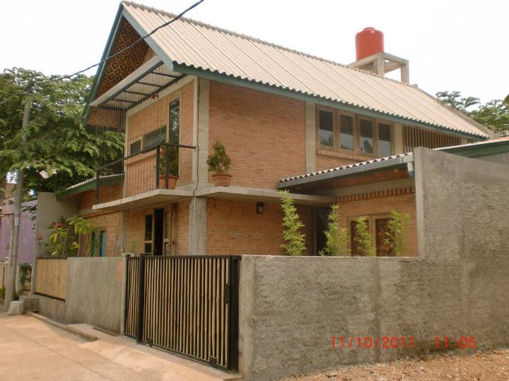 Rumah bata merah sederhana