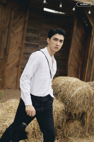 Dựa theo khuôn mặt