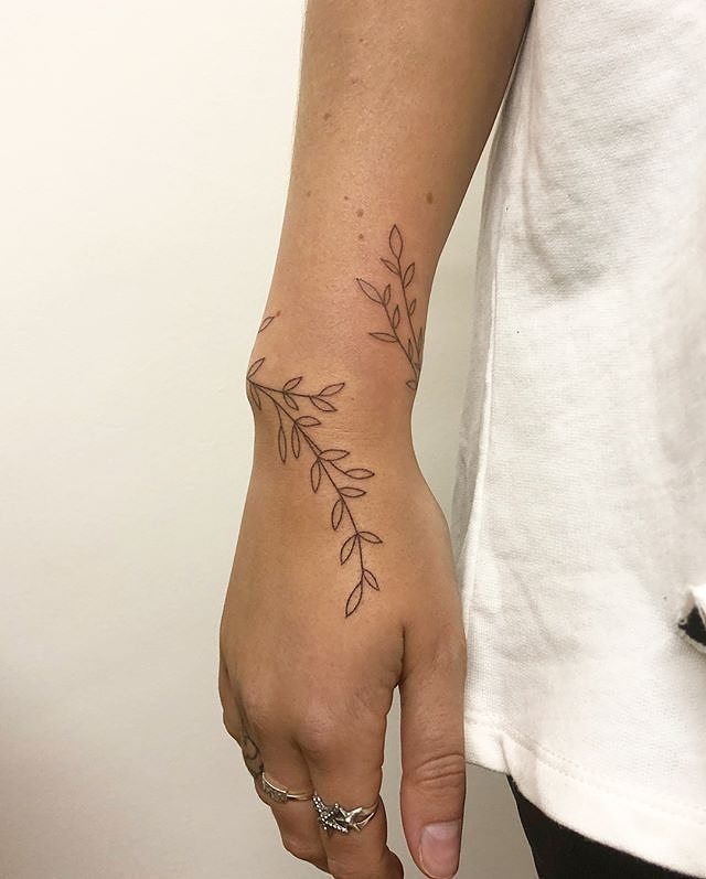ลายสักไม้เลื้อยเล็กๆ 06