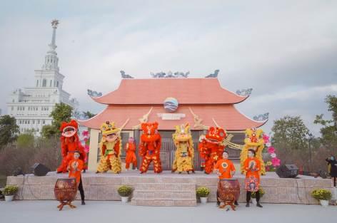 Từng bừng hội xuân VinHomes xuyên tết