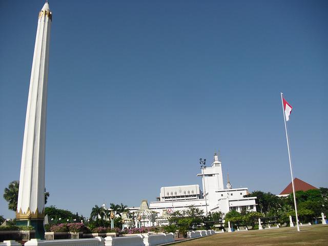 Monumen Tugu Pahlawan dan Museum Pahlawan Surabaya (Sumber: Pixabay) 