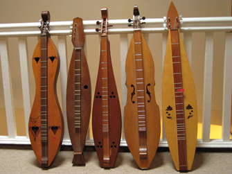 How to play a dulcimer