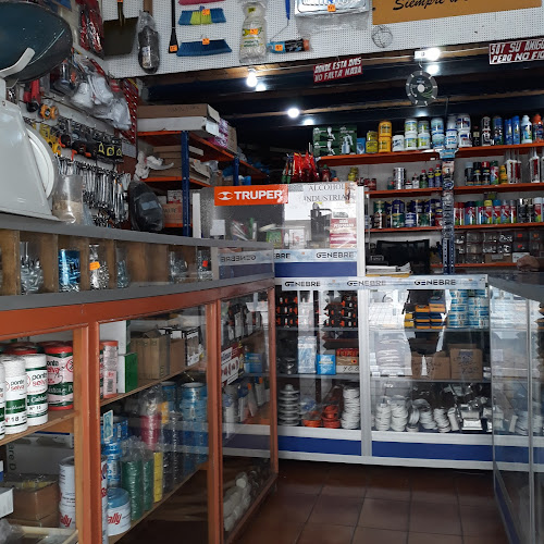 Opiniones de Ferretería 3H - Mercado la Carolina (Iñaquito) en Quito - Electricista