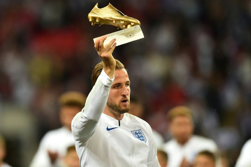 Harry Kane with World Cup Golden Boot