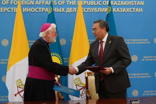 Tòa thánh và Kazakhstan đã ký Thỏa thuận về Chăm sóc Mục vụ cho Người Công giáo