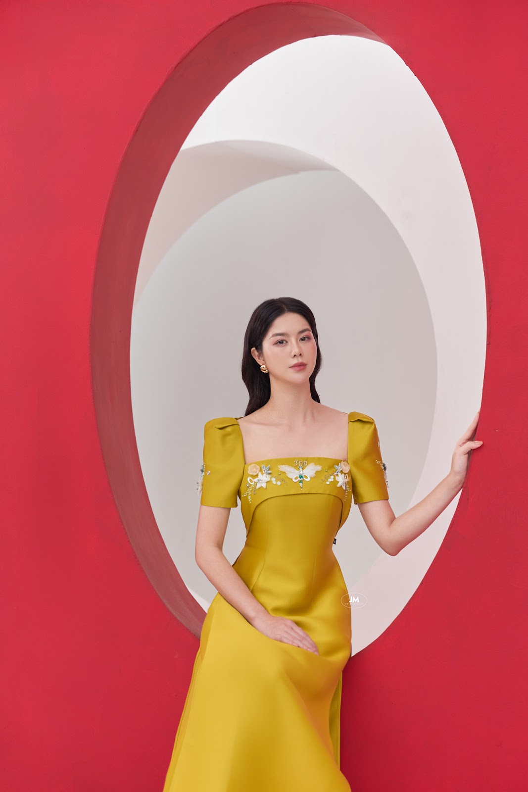 Top 7 Những Kiểu Áo Dài Cách Tân Đẹp, Trẻ Trung, Hiện Đại Nhất 2023