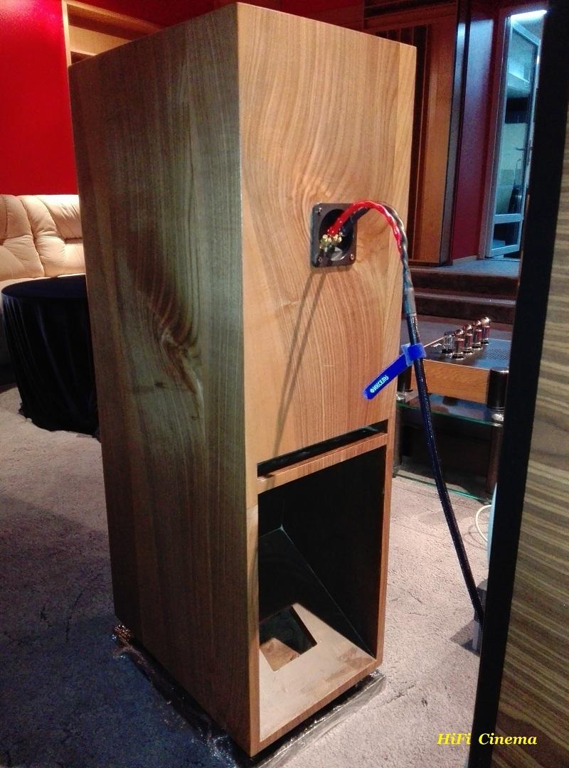 D:\HiFi Cinema - моя работа\002. Trident Sound TM\4. Photo\Фото Trident Sound - контент\Trident Sound Loudspeaker Classic Horn Full Range rear-view.jpg