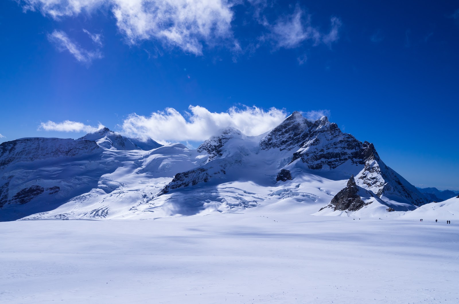 10 Ultimate Snowshoeing Adventures Around The World 13