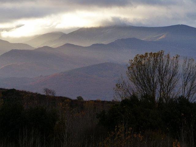 https://c7.staticflickr.com/1/359/31377591182_4591391bf5_z.jpg