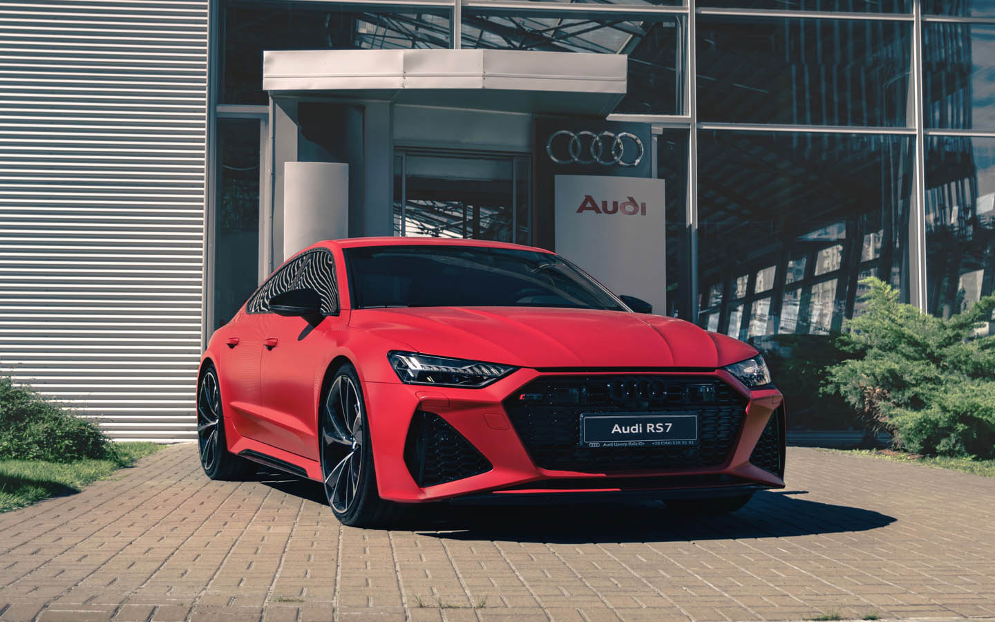 audis in the gray man: audi rs5