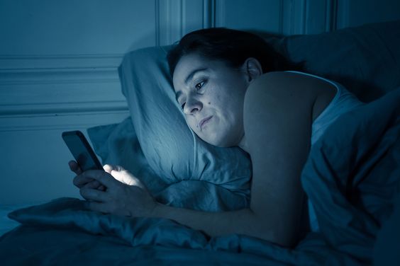 Ánh sáng xanh - một trong những nguyên nhân gây ra chứng mất ngủ