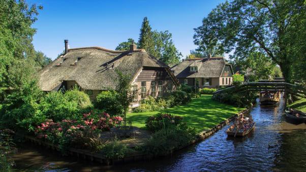 Giethoorn is often called the Dutch answer to Venice.