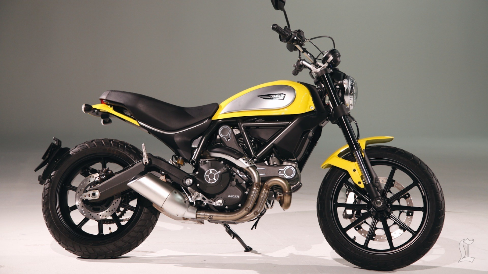 Ducati Scrambler Vs Yamaha Xsr700 Zoran S Blog