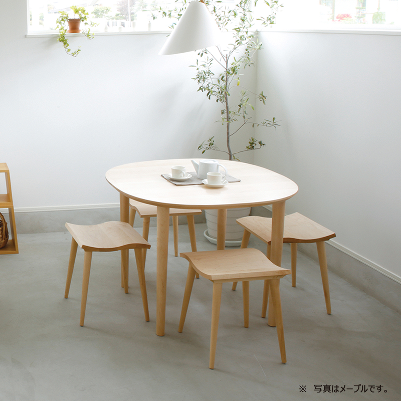 コンパクトな空間をより快適にするダイニングテーブル「ダンランテーブル」