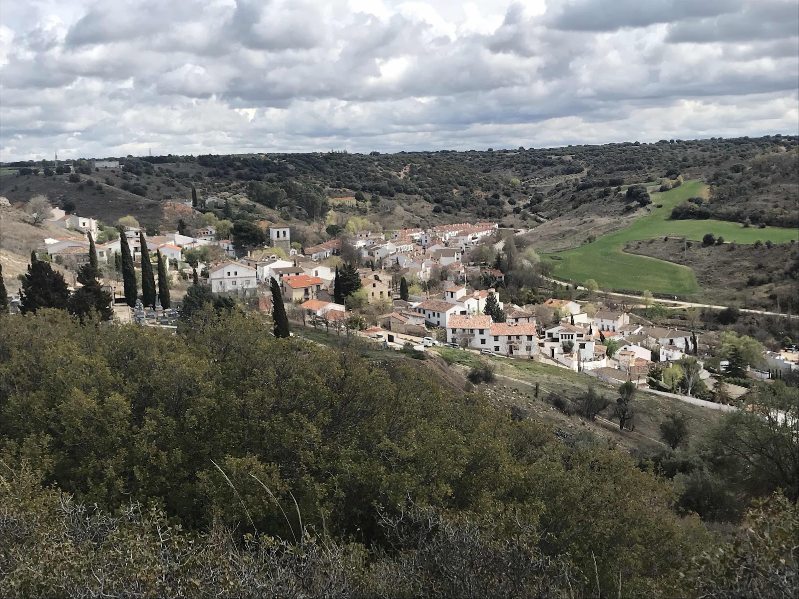 Vista panorámica de Olmeda de las Fuentes desde la ladera