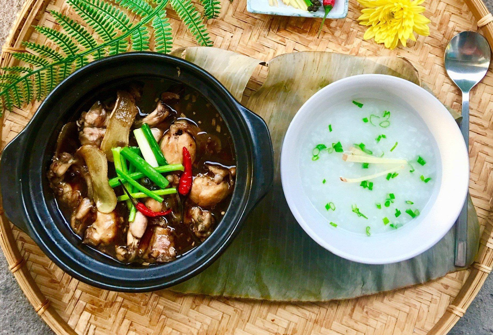 Cháo ếch Singapore là một món ăn sáng Đà Lạt thơm ngon, khó cưỡng với những du khách yêu thích ẩm thực.