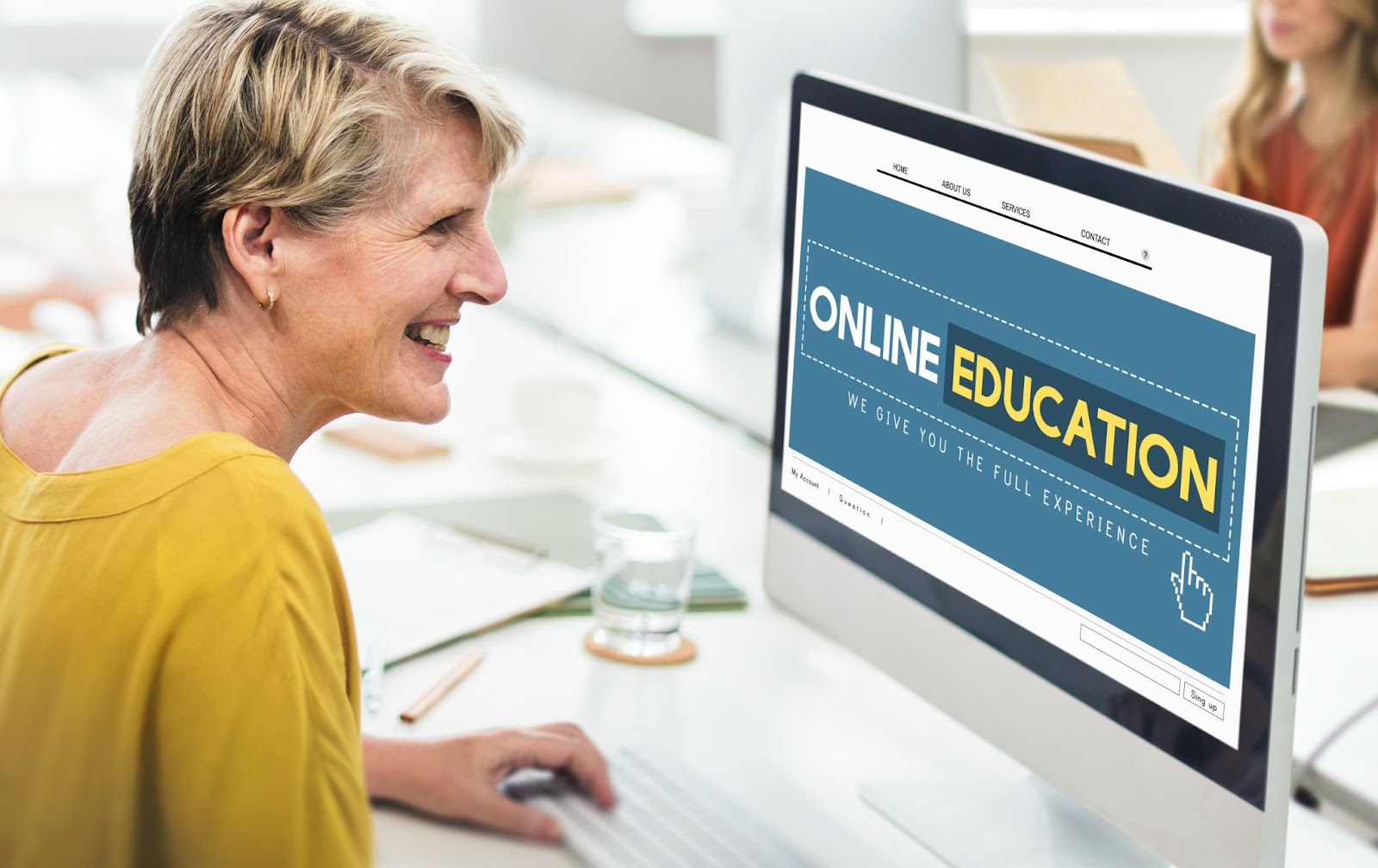 online-education-homepage-e-learning-technology-concept